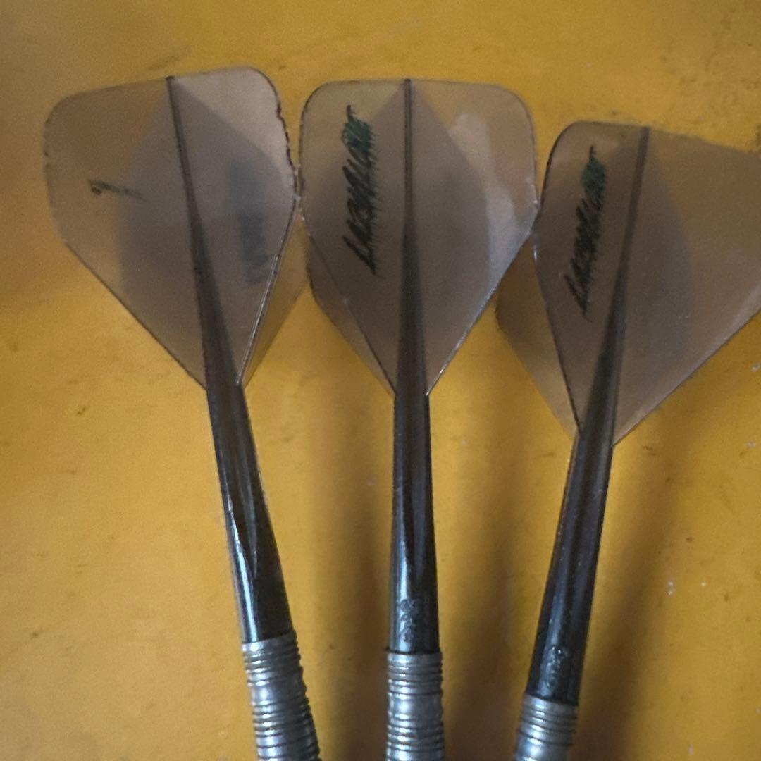 ダーツセット ジョーカードライバーバカラケース付きフライトレイジーMブラック。