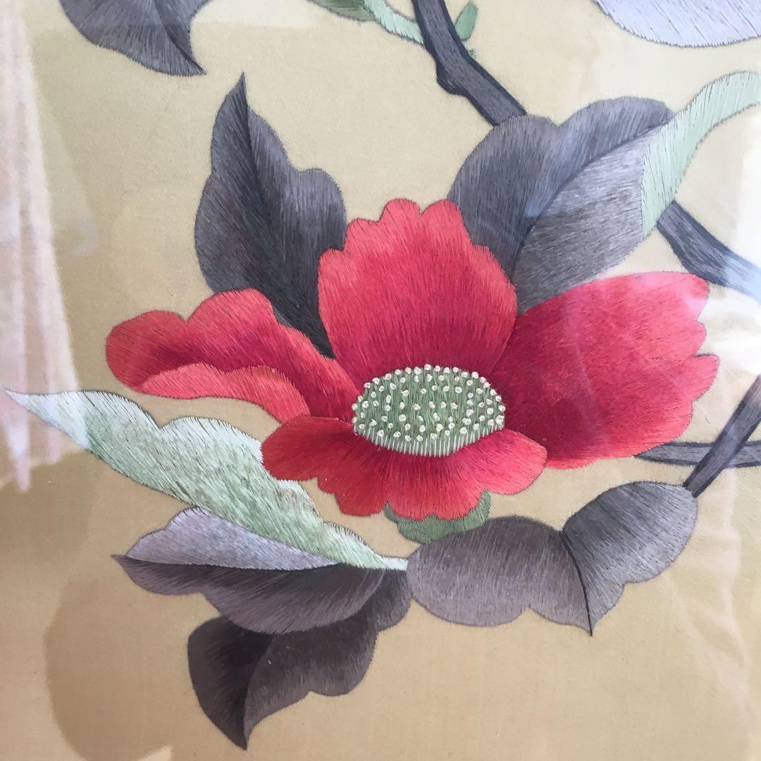 刺繍絵画　梅と山茶　サイズ約48×122cm