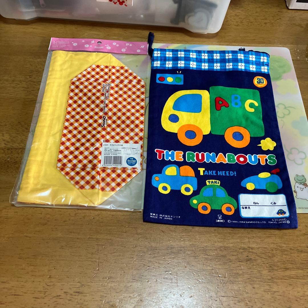 サンリオ　ハンカチ・巾着袋セット〜BOX72