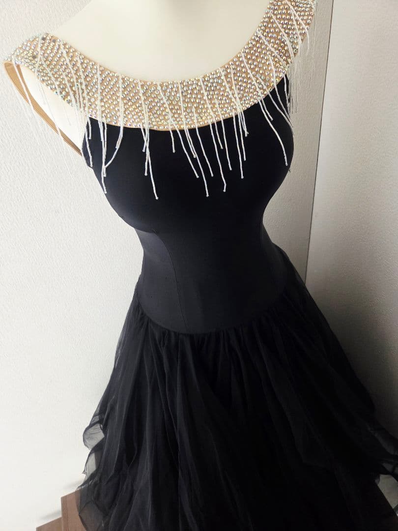 シンプル ブラックドレス スタンダードドレス 社交ダンス　トライアル