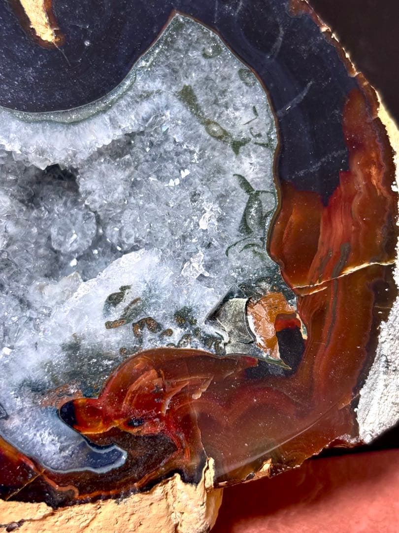 【超希少】天然ブラックオニキスのトレジャーメノウ 龍穴 ジオード アゲート 風水