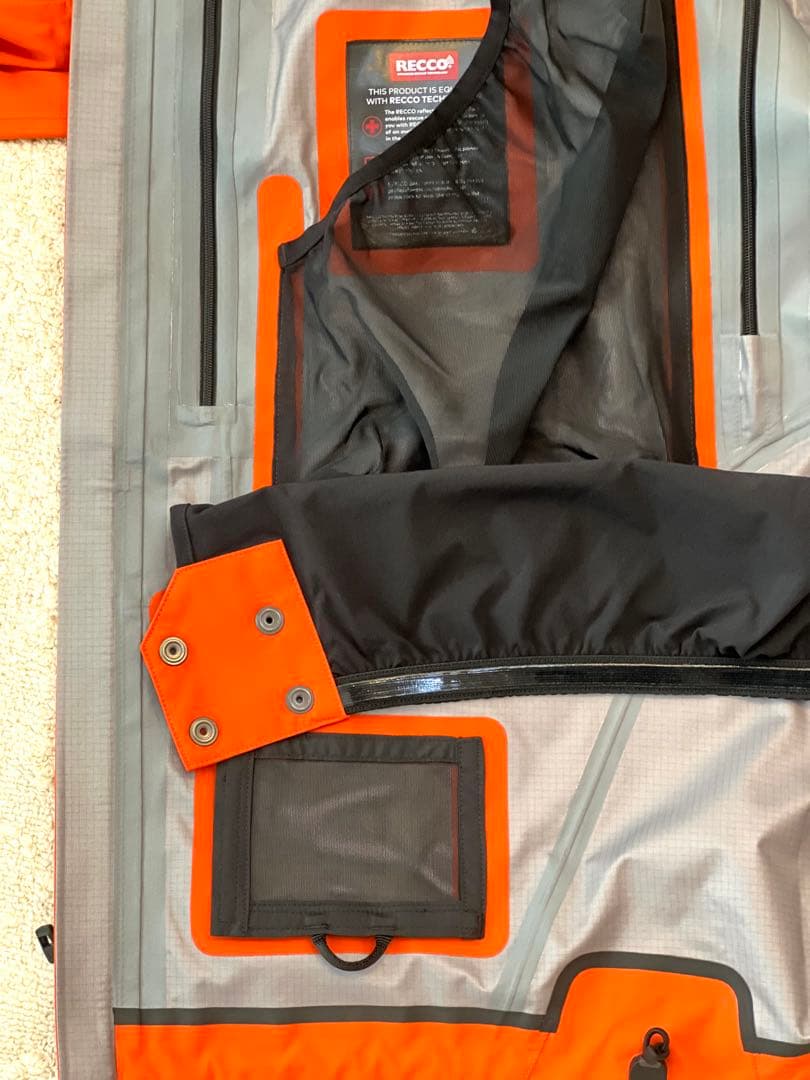 新品Burton ak 457 GORYEX PRO 3L ジャケットM