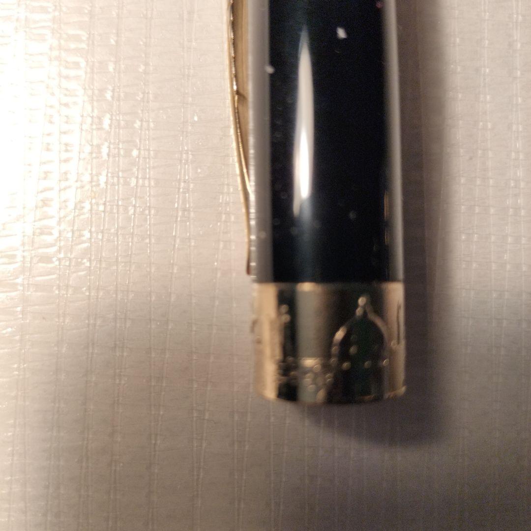 Pineider 万年筆 黒 ゴールド装飾