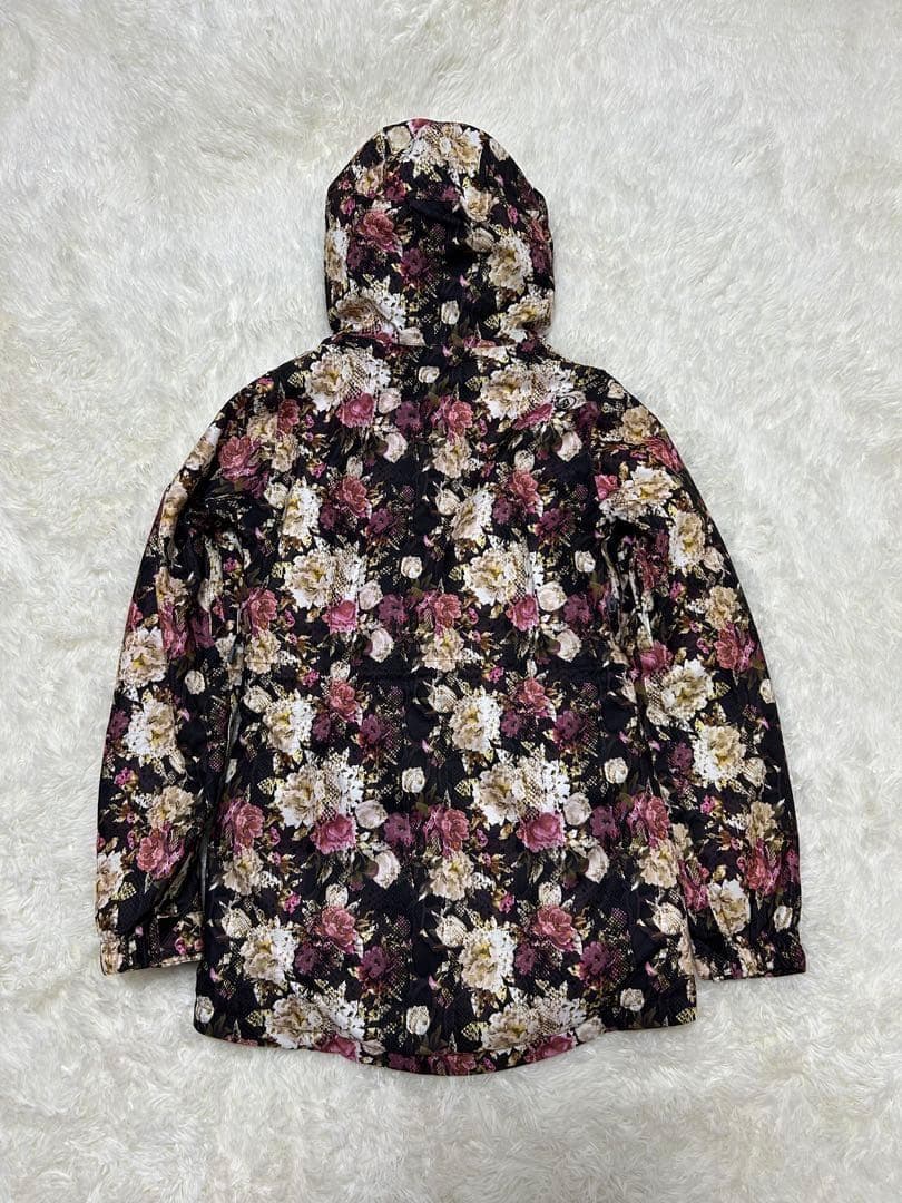 美品　VOLCOM　スノーボードウェア　ジャケット　花柄　M　レディース