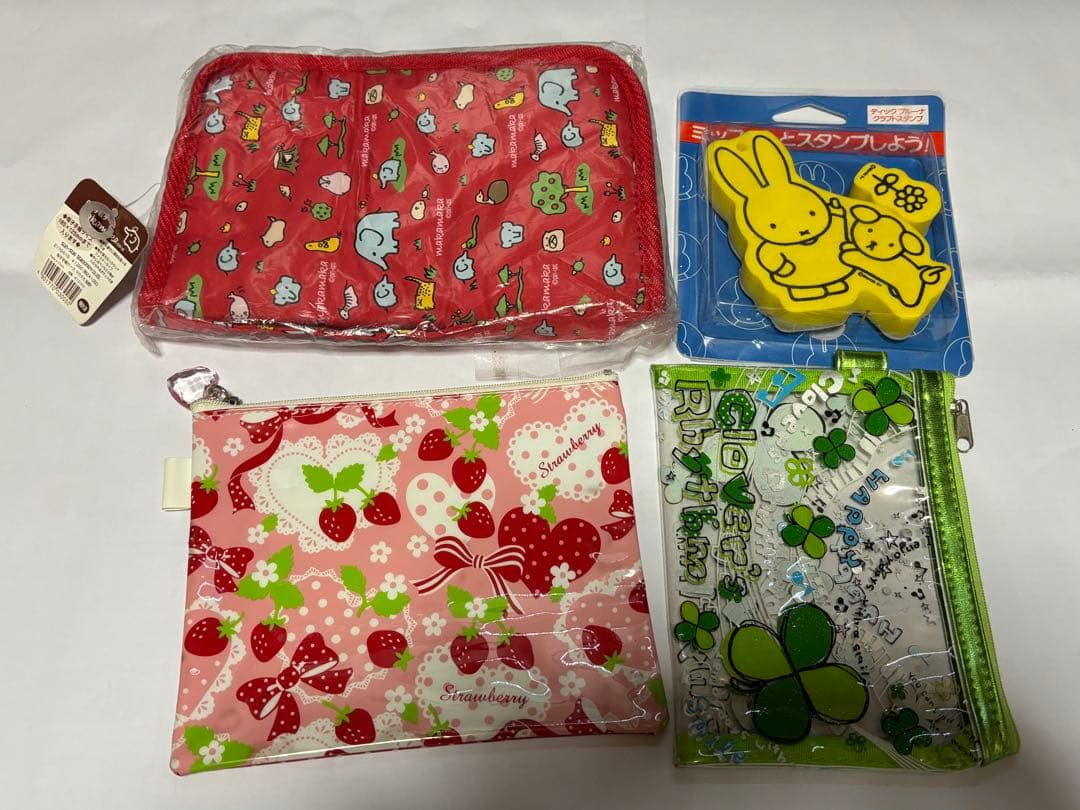 キャラクターグッズ　ケース　メモ帳　シール　ポーチ　他　まとめてセット