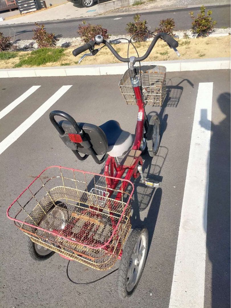 M*n様 東京池袋　四輪自転車 タイヤを交換ました