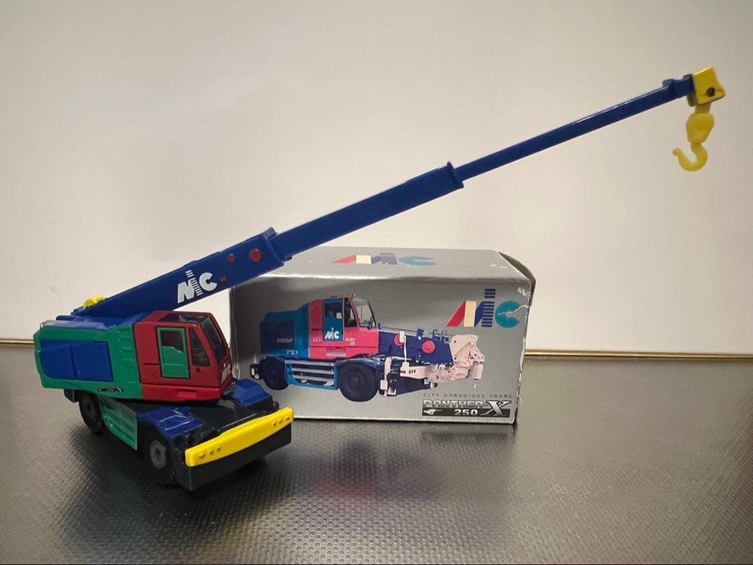 [値下げ中]TOMICAトミカ ミニカー　パンサーX 250 クレーン車