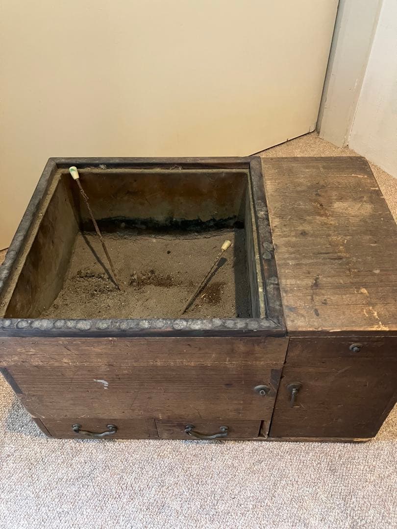 最終セール！古道具・木製火鉢・引き出し付き