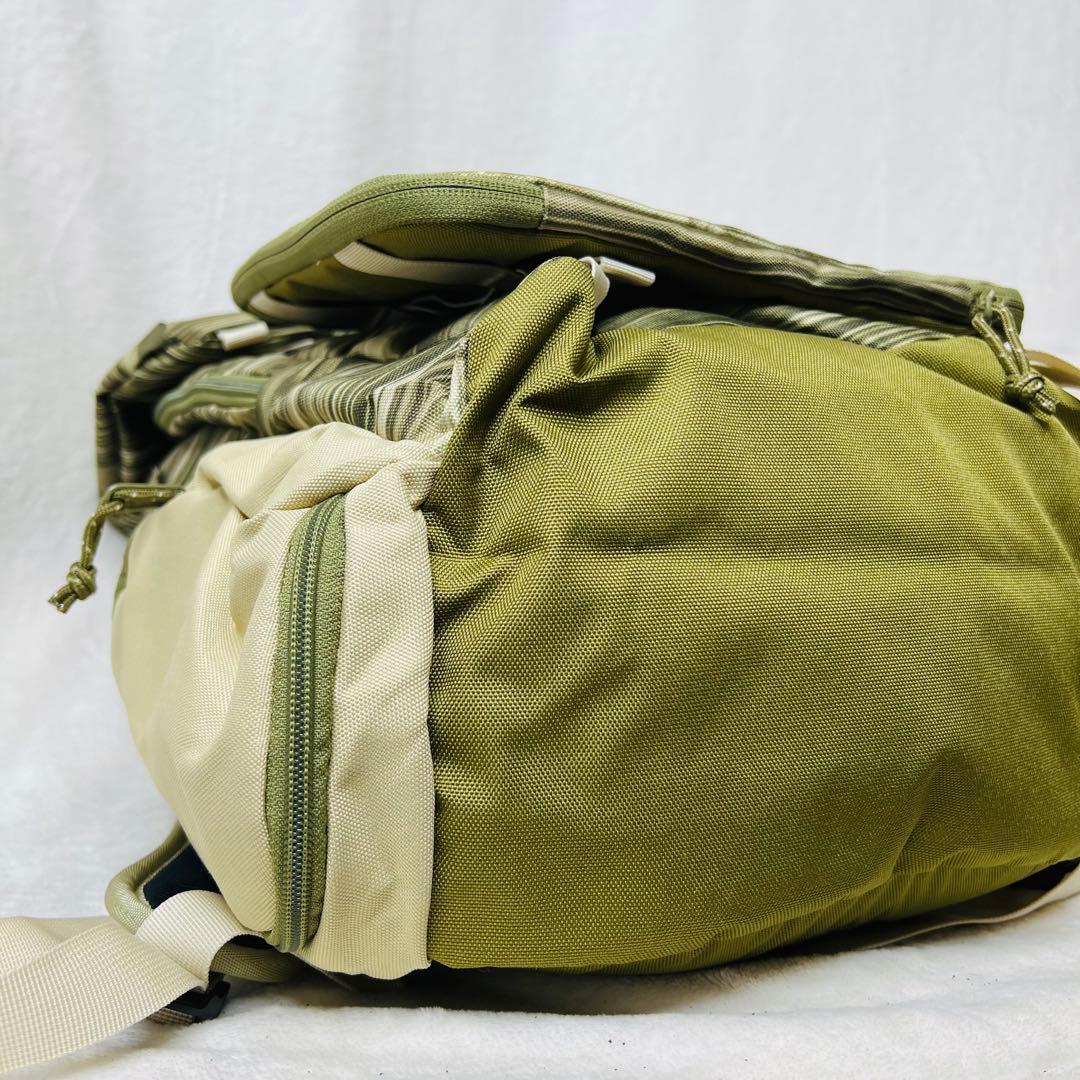 新品 BURTON × HCSC コラボ バックパック 多機能 スノボ 26L