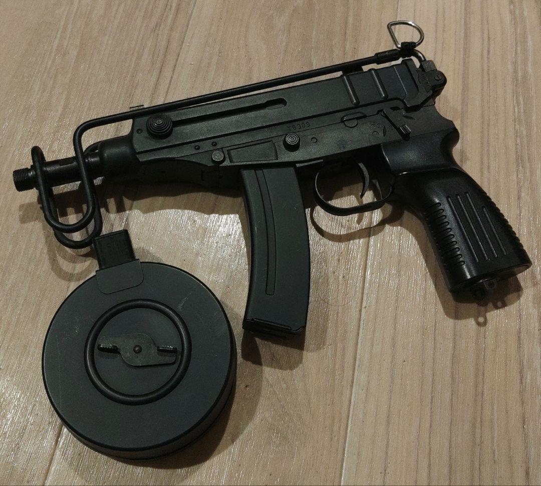 東京マルイ コンパクト電動ガン　vz61 ドラムマグ付き　動作未確認