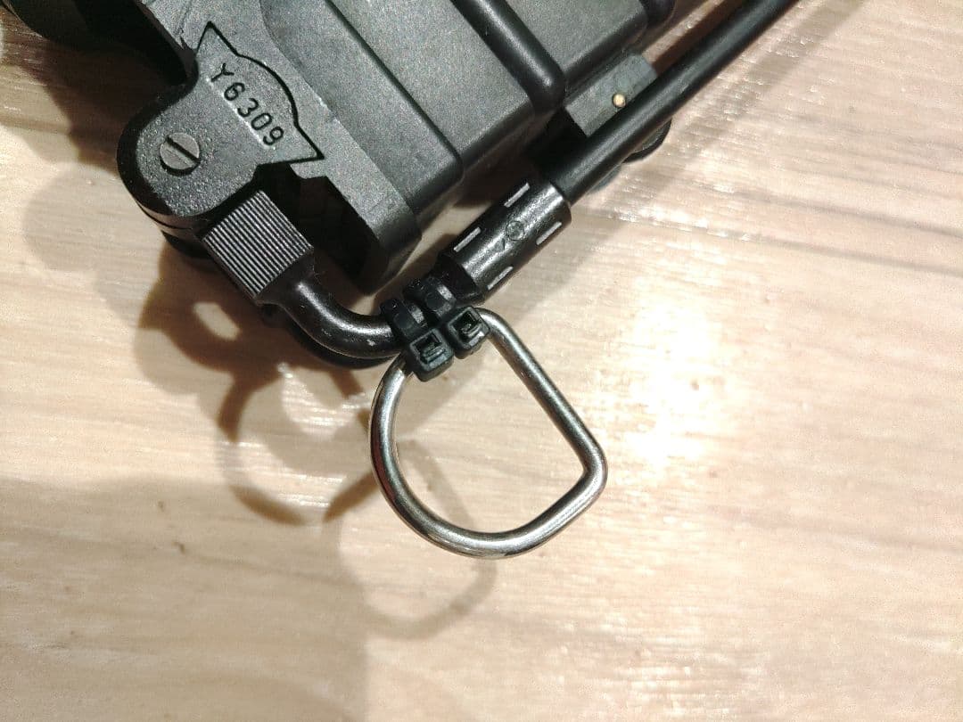 東京マルイ コンパクト電動ガン　vz61 ドラムマグ付き　動作未確認