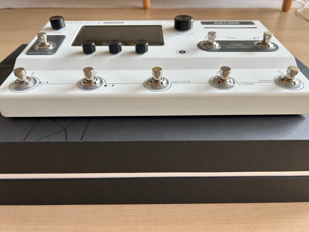 Hotone Ampero II Stage ギターエフェクター