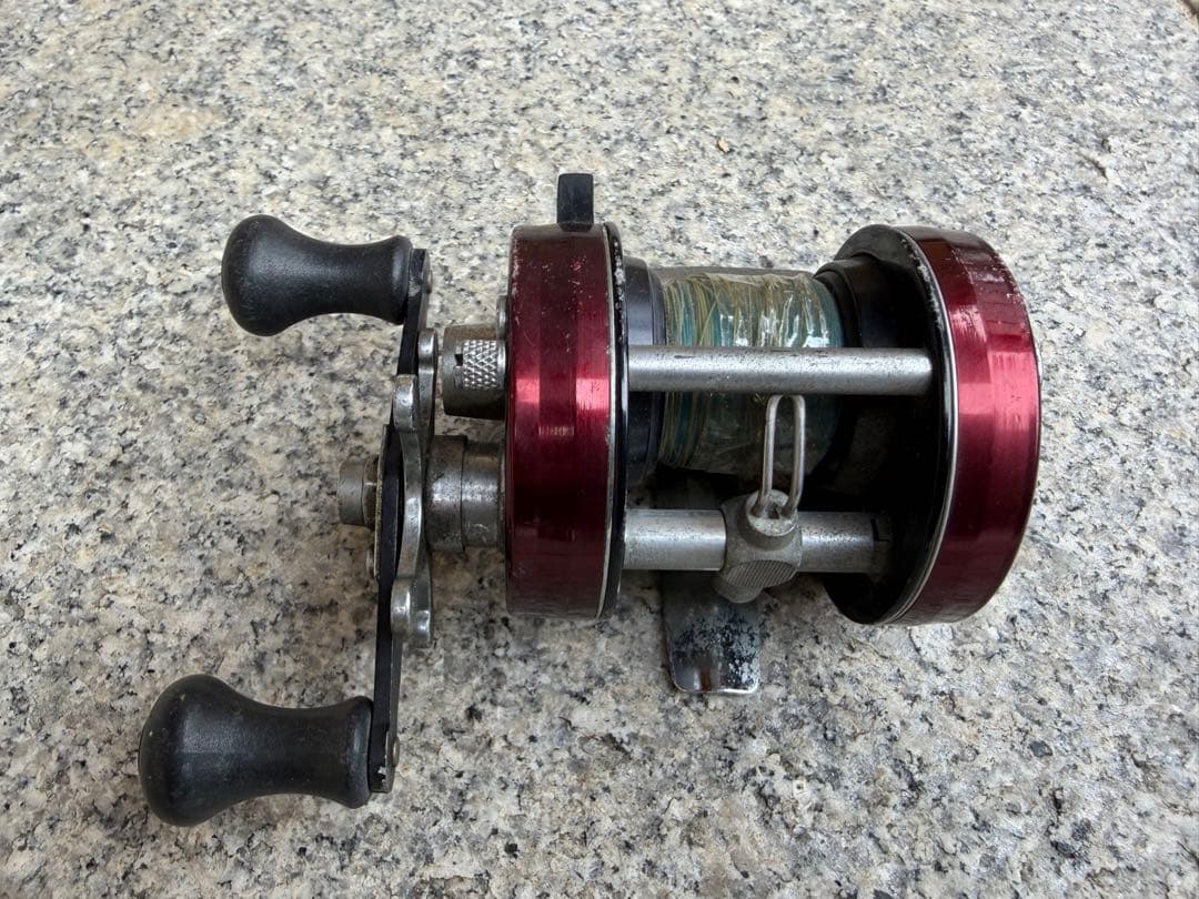 アブ・ガルシア　ベイトリール　Ambassadeur 2500C