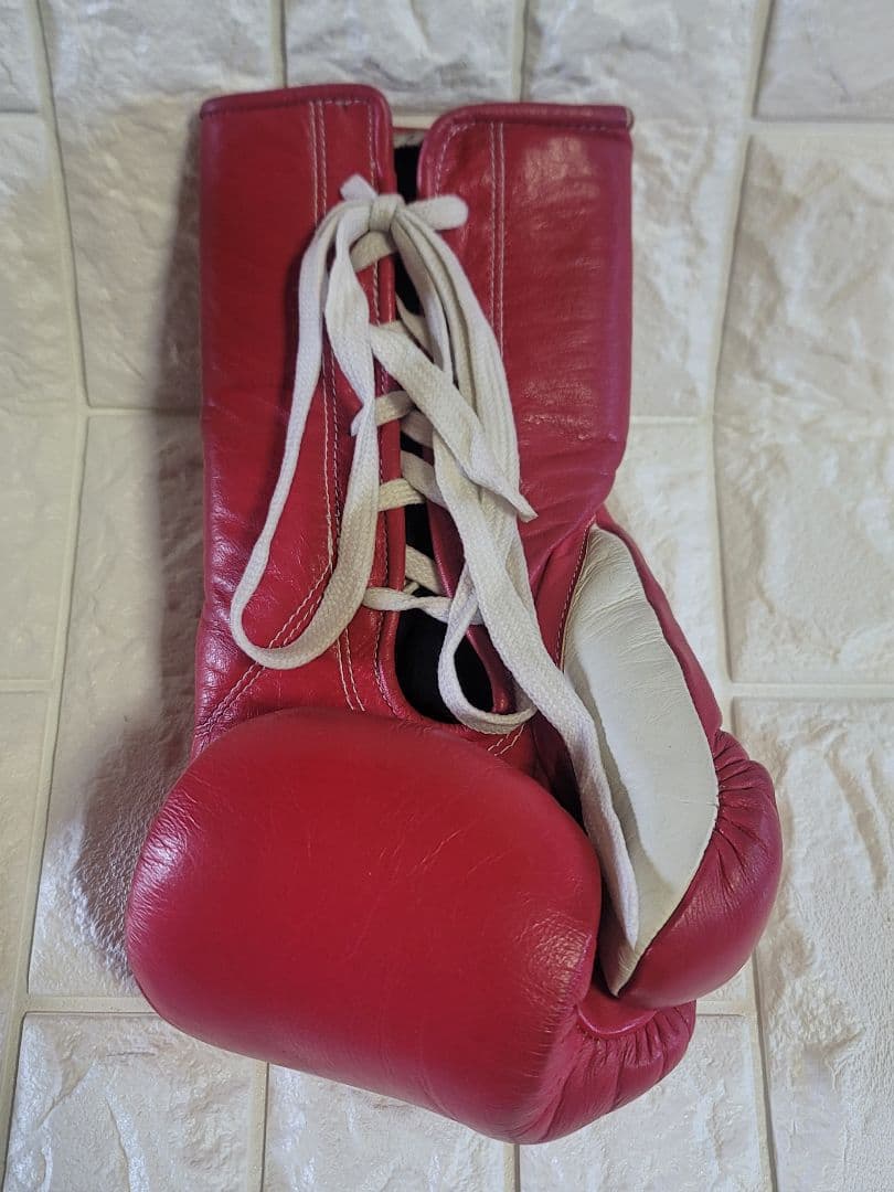 【激レア】一点モノ　金メダリスト&世界王者サイン入りボクシンググローブ(左)