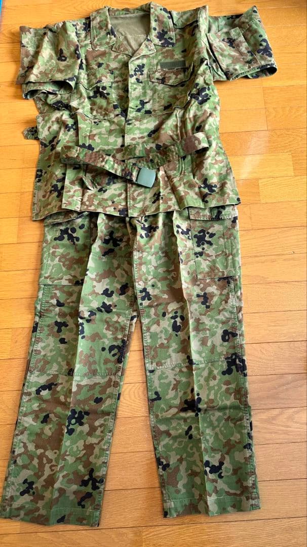 迷彩服セット アウターとパンツ