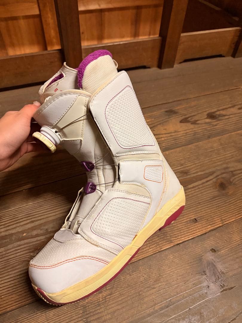 女性用スノーボードブーツ SALOMON 24cm