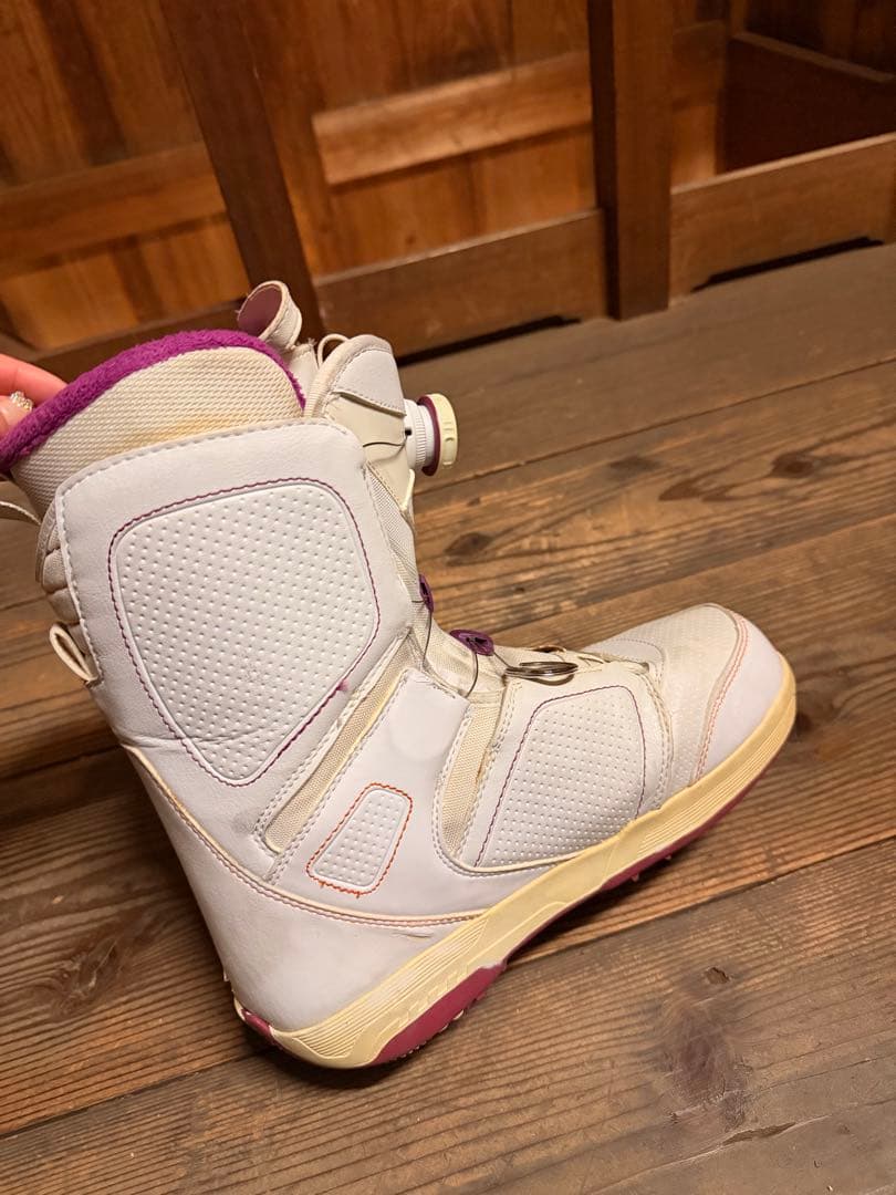 女性用スノーボードブーツ SALOMON 24cm