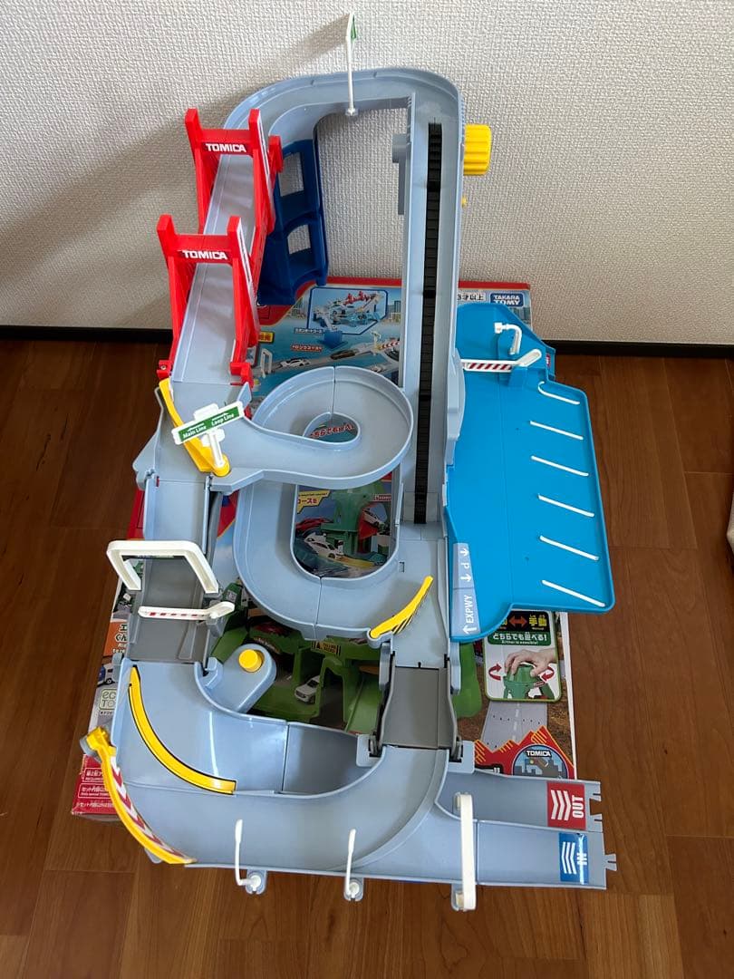 トミカ 2WAYにぎやか高速どうろ　ツインコースやまみちドライブ　2セット　箱付