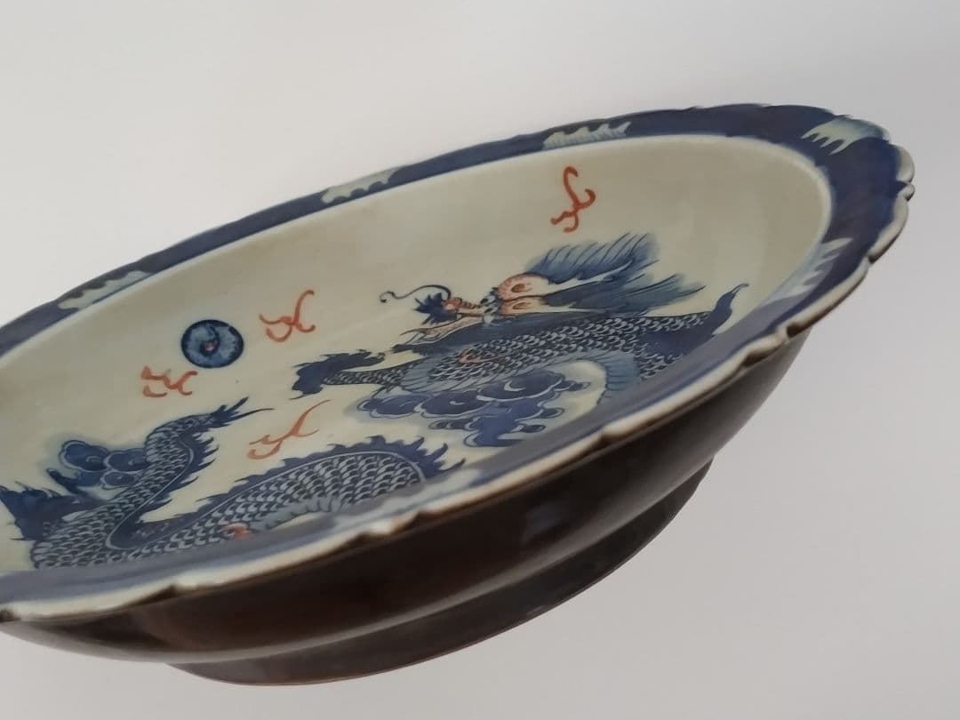 大清康熙年製 青花龍釉里紅雲葵口皿 五爪龍