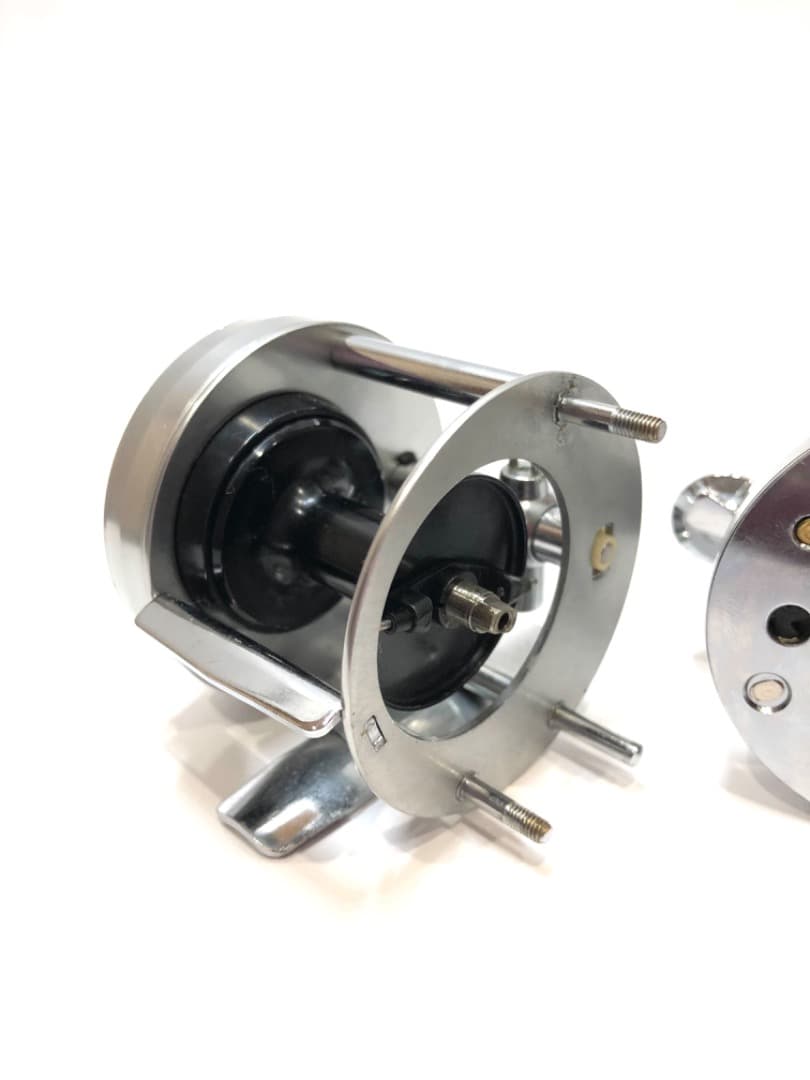 ★ 美品　ABU 2500c  アブガルシア　アンバサダー　シルバー　★