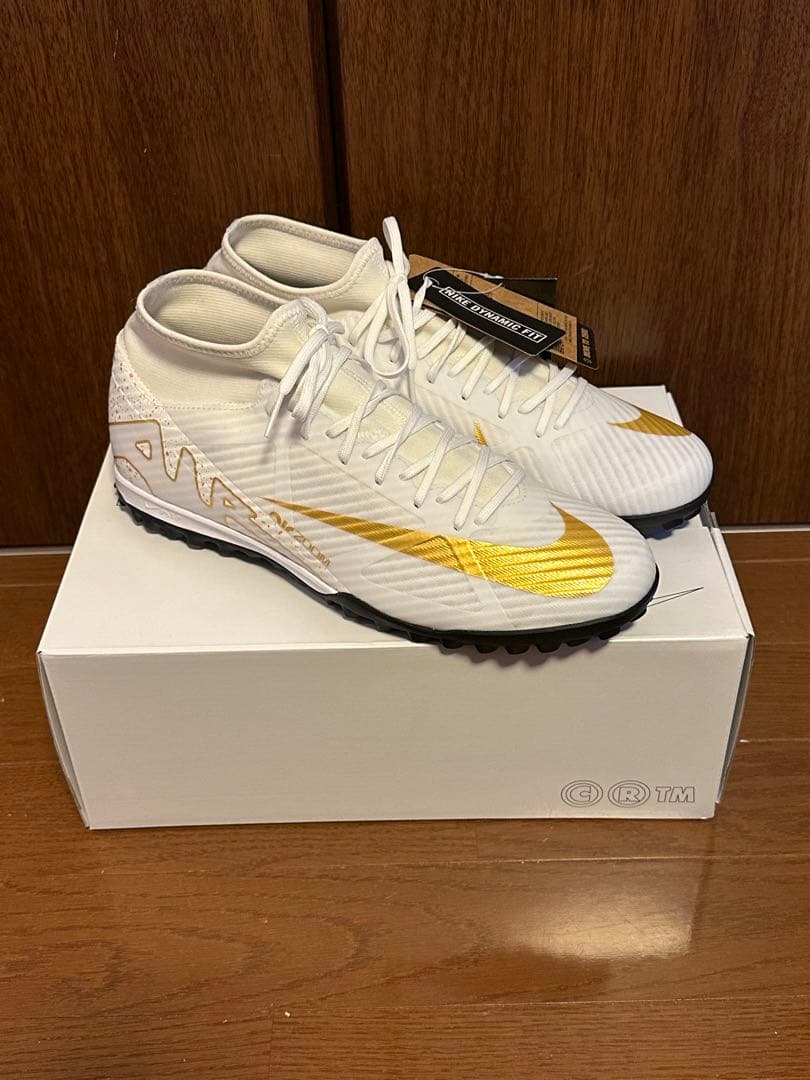 【新品未使用】Nikeズームマーキュリアルスーパーフライ10アカデミー TF
