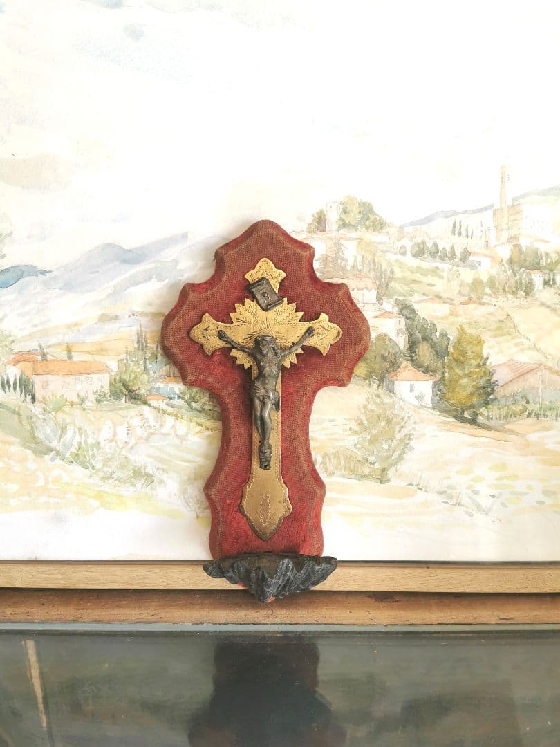 アンティークフランス 布帛と真鍮十字架 ブロンズ色のイエス シェル型聖水入れ