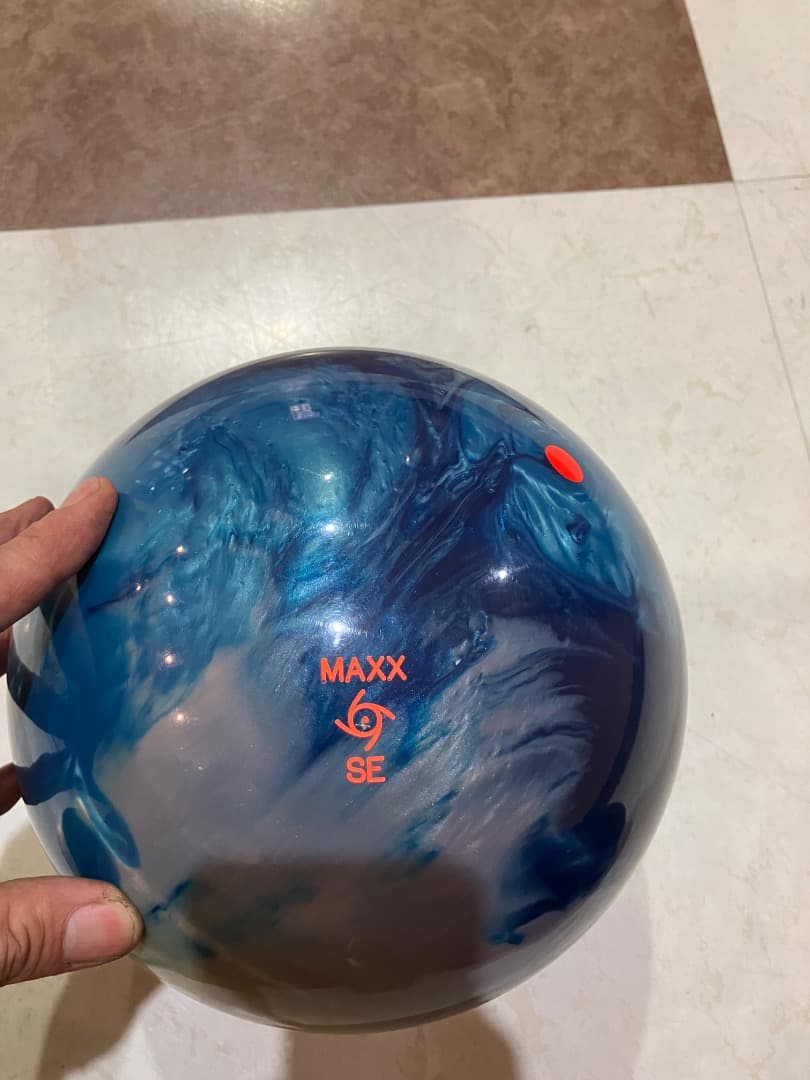 【新品】STORM Marvel Maxx SE ボウリングボール 15ポンド