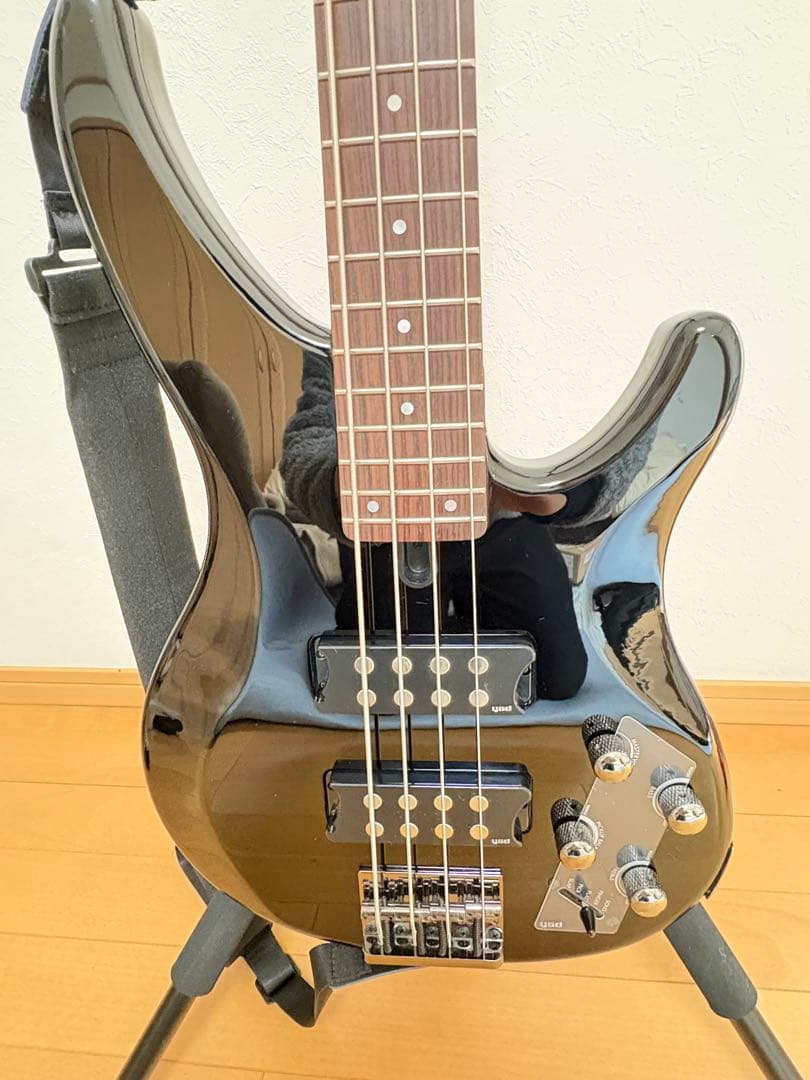 【ほぼ新品】YAMAHA エレキベース　TRBX304 ブラック