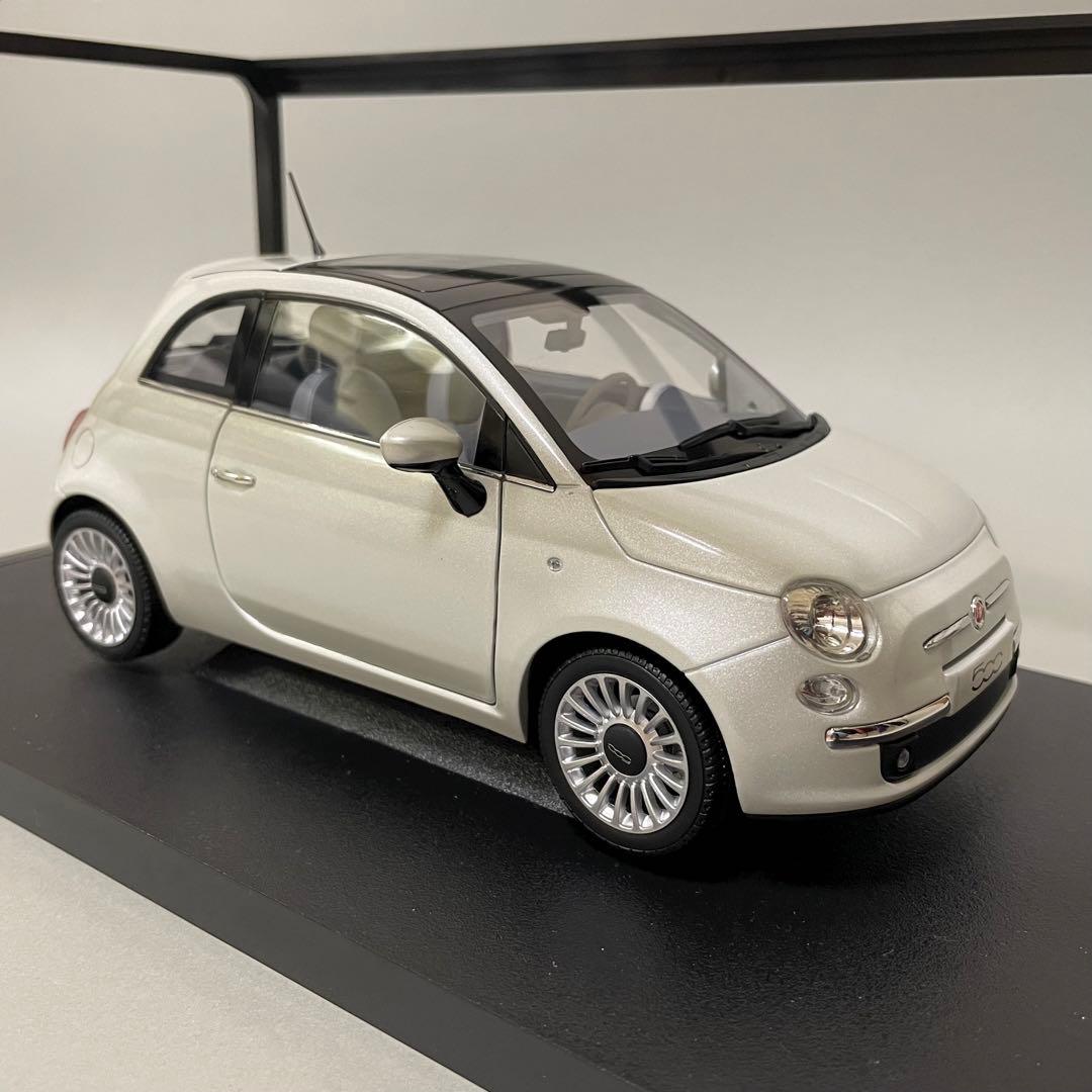 1/18 ノレブ製モデルカー　フィアット500 ラウンジ　ホワイトパール