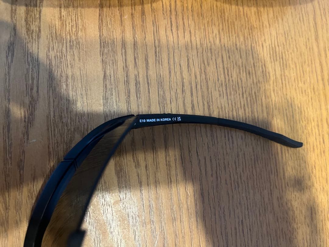 100% スポーツサングラス スモークレンズ