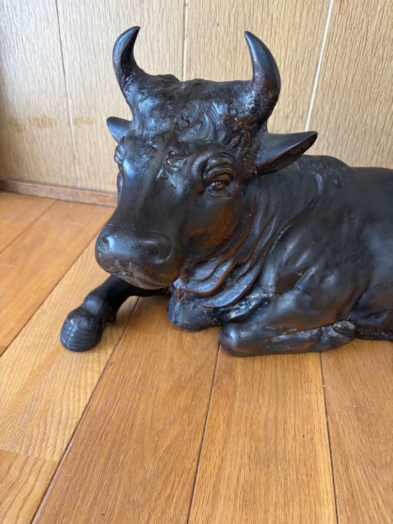 古い鉄製の牛 置物　骨董　ビンテージ　約50cm 大型　丑年　商売繁盛　縁起物
