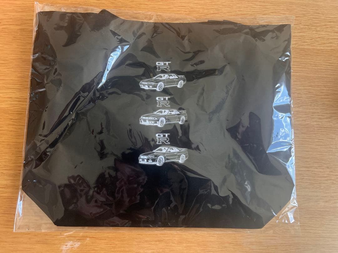 NissanGT-Rミニカー3台セット限定特別おまけ（バッグ・ステッカー）付き