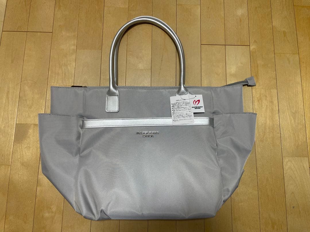 MASTER BUNNY EDITION シルバー トートバッグ/ボストンバッグ