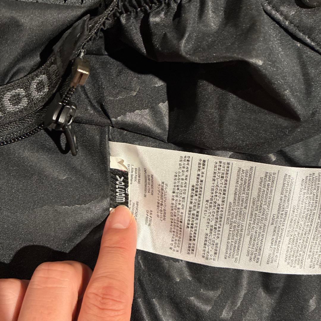 volcom レディース　スノーボードウェア