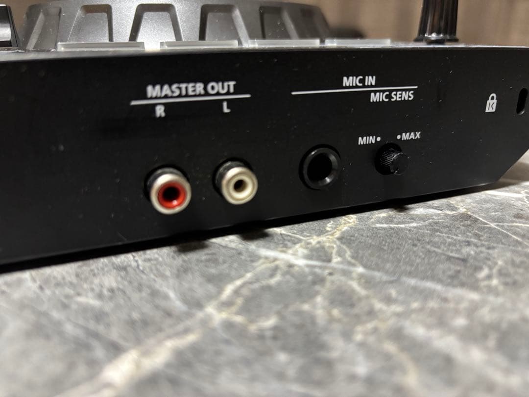 Roland DJ-202 / ケーブル・ケース付き