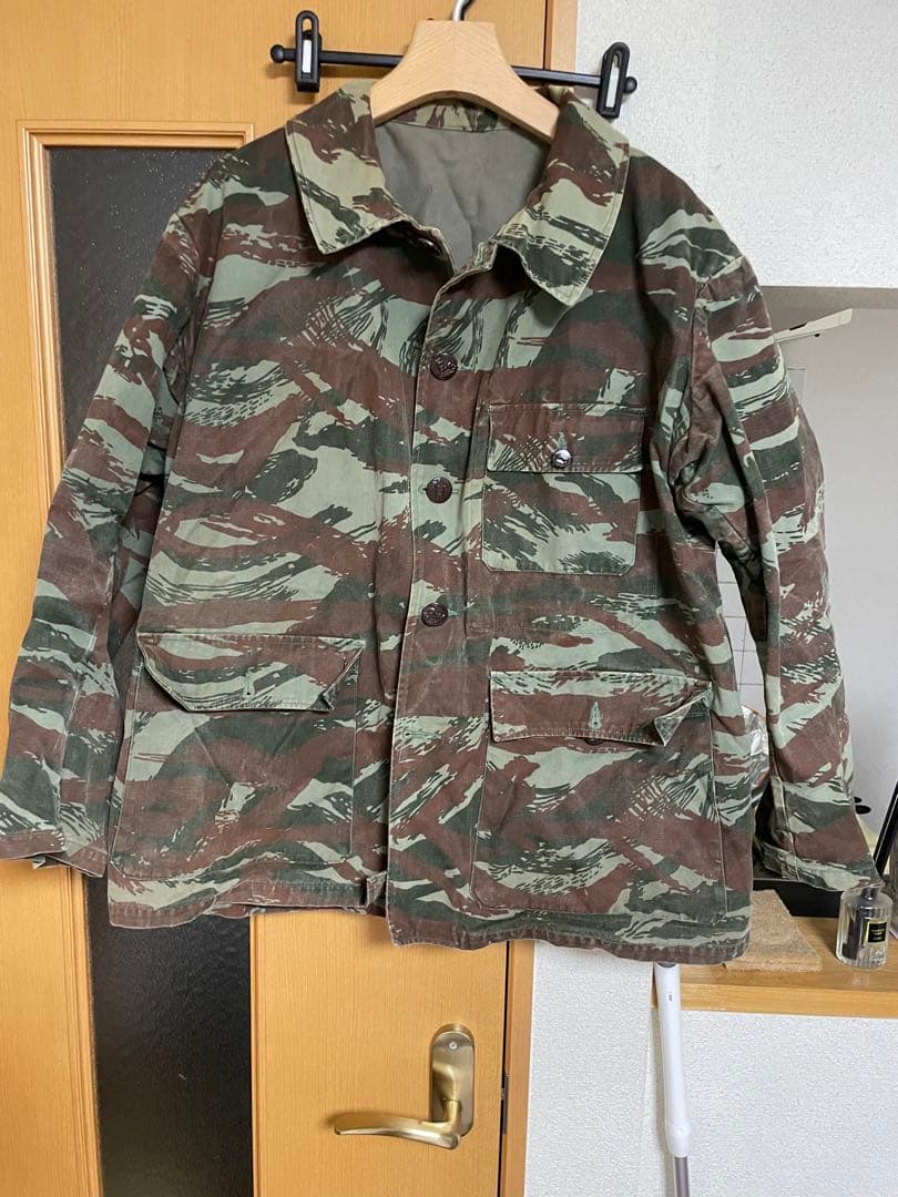 迷彩ジャケット 迷彩色 4ポケット　動物ボタン