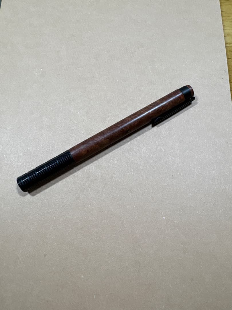 木軸オレンズネロ　花梨瘤