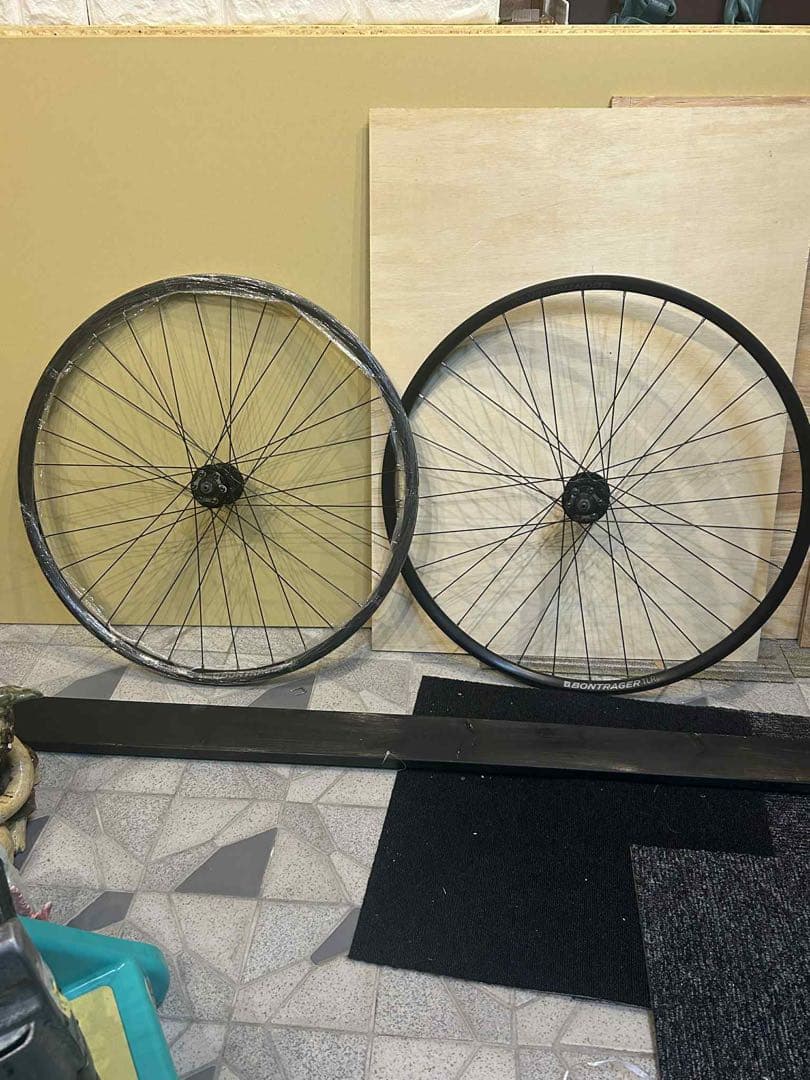 ロードバイクホイール ボントレガー tlr ディスクブレーキ