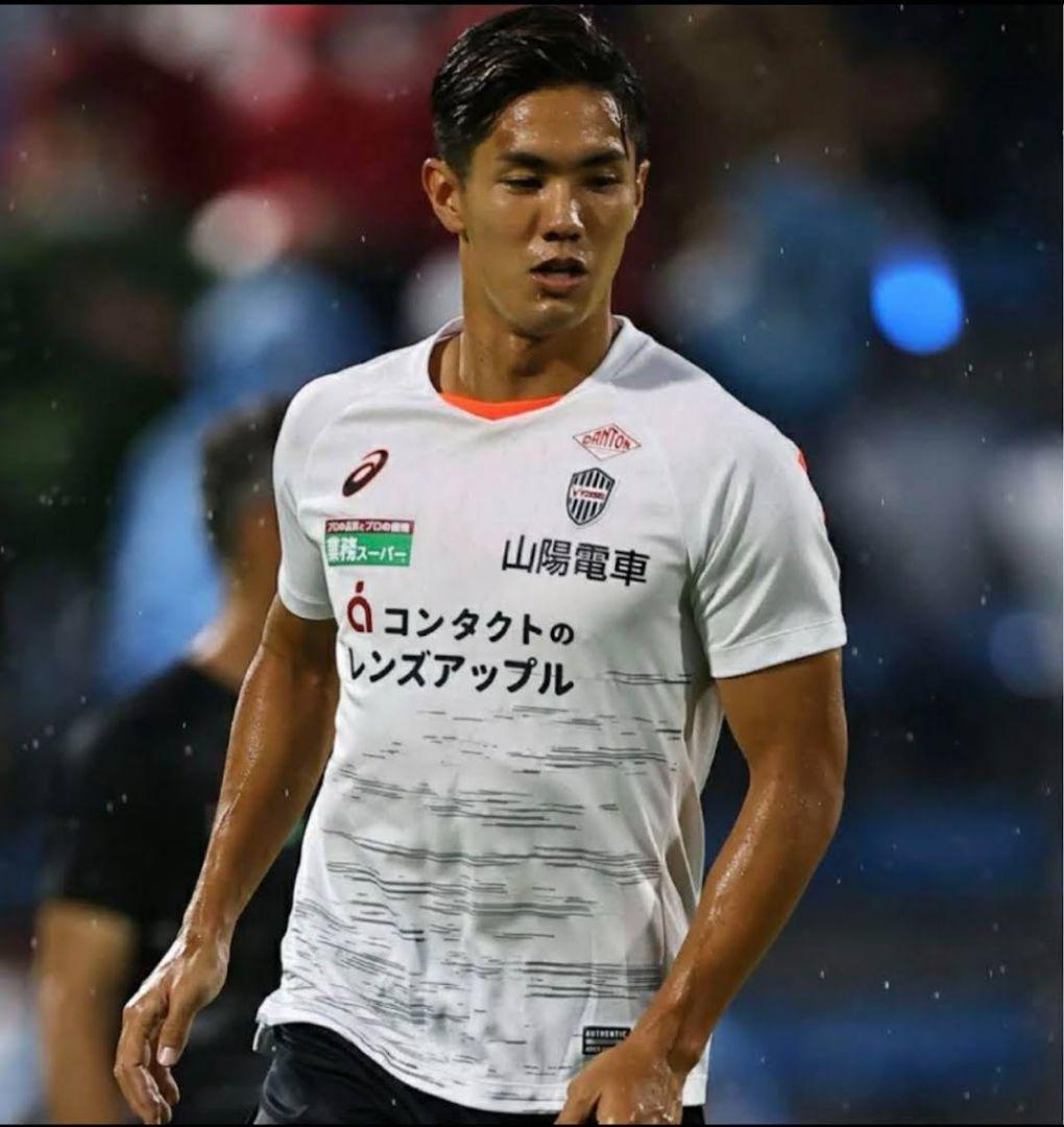 1️⃣ヴィッセル神戸 選手直筆サイン入り練習着 J１リーグ連覇 二冠