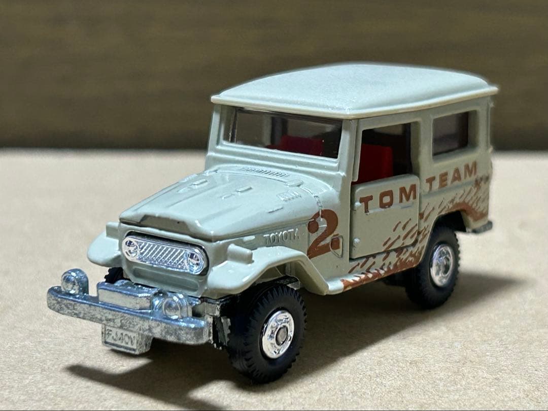 日本製 トミカ トヨタ ランドクルーザー TOM TEAM
