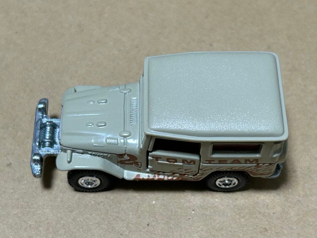 日本製 トミカ トヨタ ランドクルーザー TOM TEAM