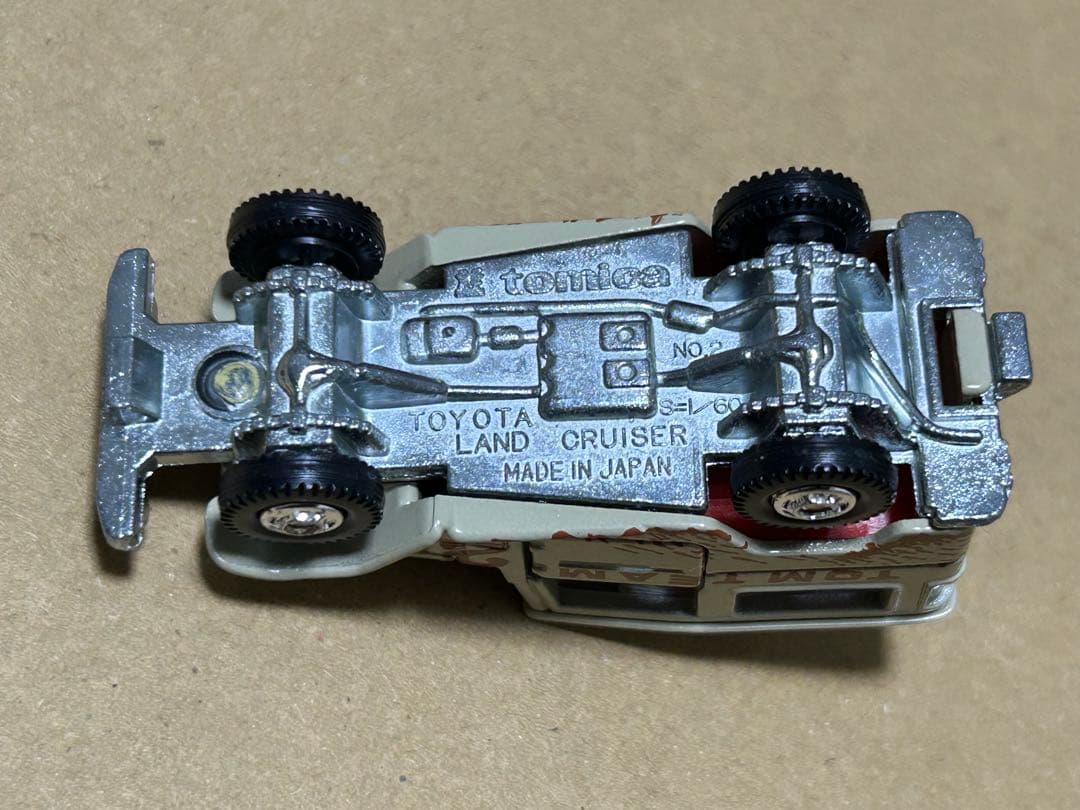 日本製 トミカ トヨタ ランドクルーザー TOM TEAM