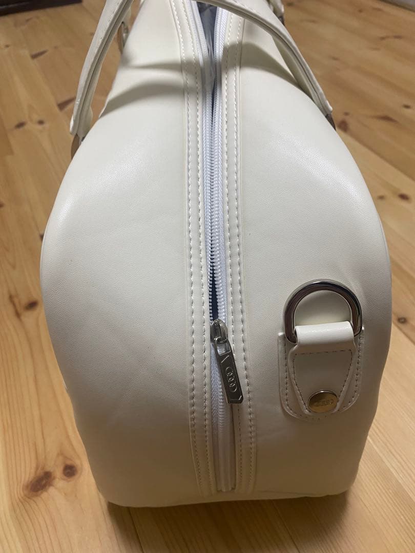 アウディAudiボストンバッグ