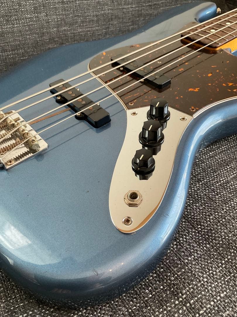 ベース Fender Jazz Bass Made in Japan