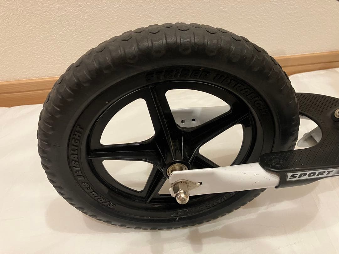 STRIDER ストライダーバランスバイク ホワイト　限定色