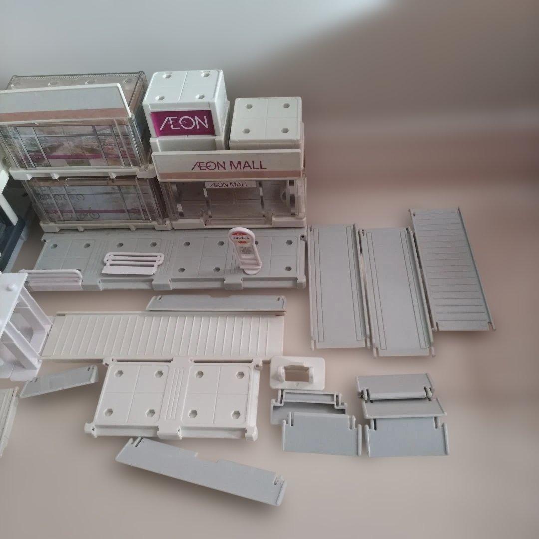 イオンモール　エネオス　トミカ　ビルドシティ