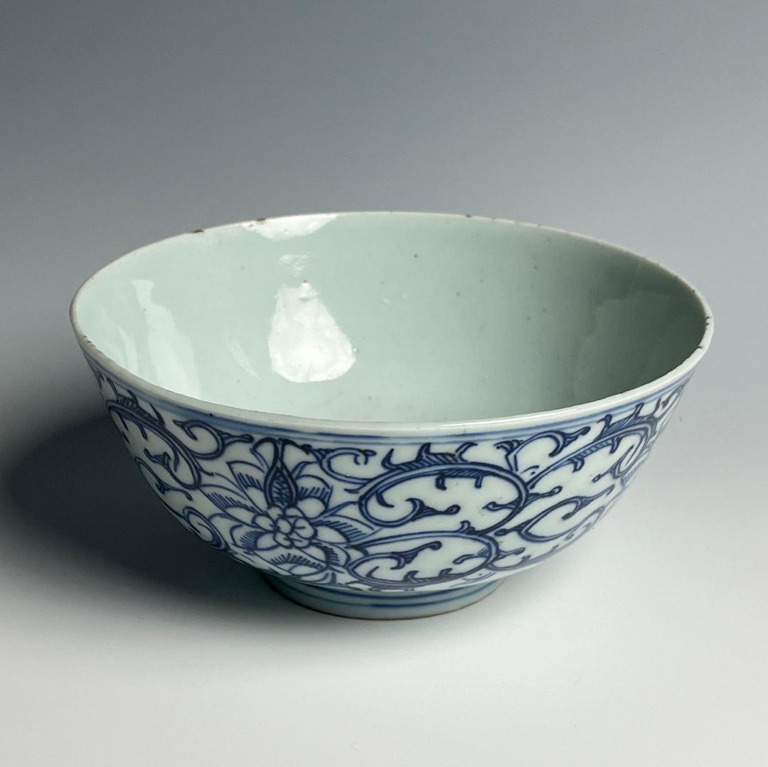 青花花唐草紋碗 中国古玩 徳化窯 新渡 中国美術 明末 菓子器 Rs164