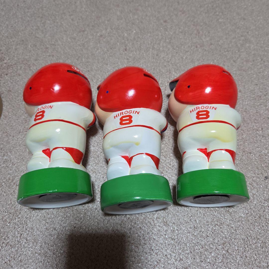 カープ×広銀　昭和５９年V4.J3記念貯金箱3つ、カープメモ帳3つ