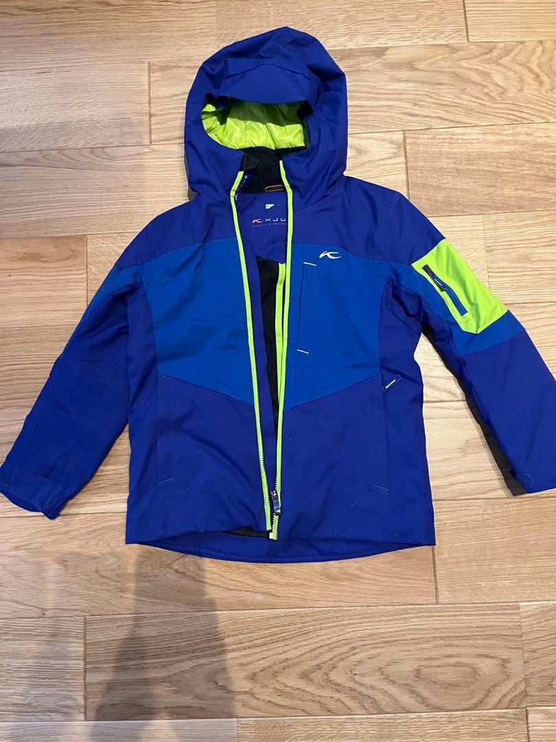 KJUSチュース　スキーウェア140男の子