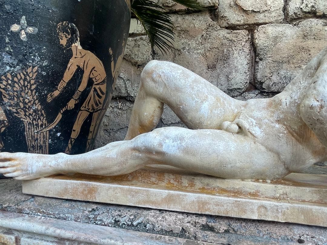 横たわる負傷したギリシャ戦士 - アファイア神殿 長さ60cm ギリシア神話